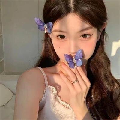 出水红莲
